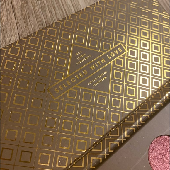 Zoeva Cocoa Blend Eyeshadow Palette - Picture 5 of 5